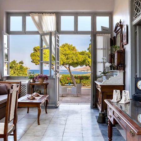 Dellagracia Mansion In Poseidonia Syros Βίλα Ποσειδωνία Εξωτερικό φωτογραφία
