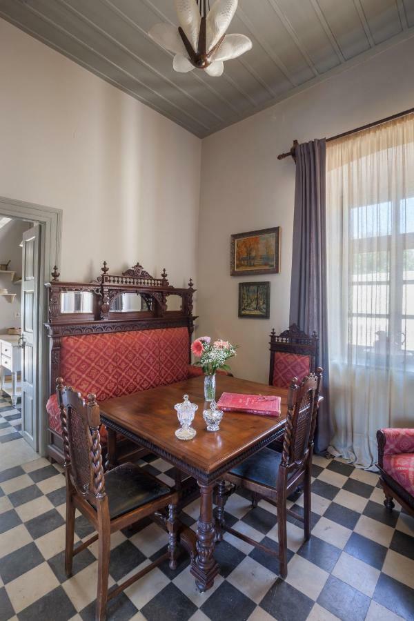 Dellagracia Mansion In Poseidonia Syros Βίλα Ποσειδωνία Εξωτερικό φωτογραφία