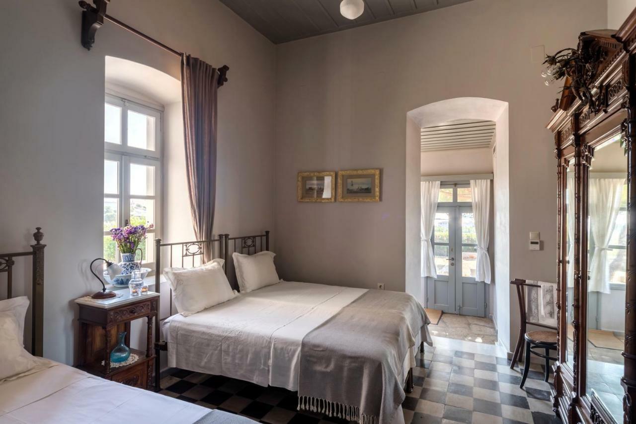 Dellagracia Mansion In Poseidonia Syros Βίλα Ποσειδωνία Εξωτερικό φωτογραφία